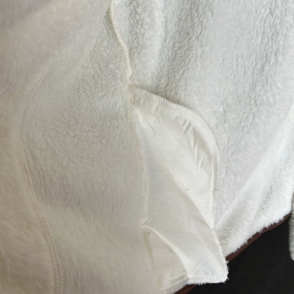 Alison Andrews | Fuzzy White Sleeveless Cardigan Lagenlook Nordic XL - Picture 6 of 8